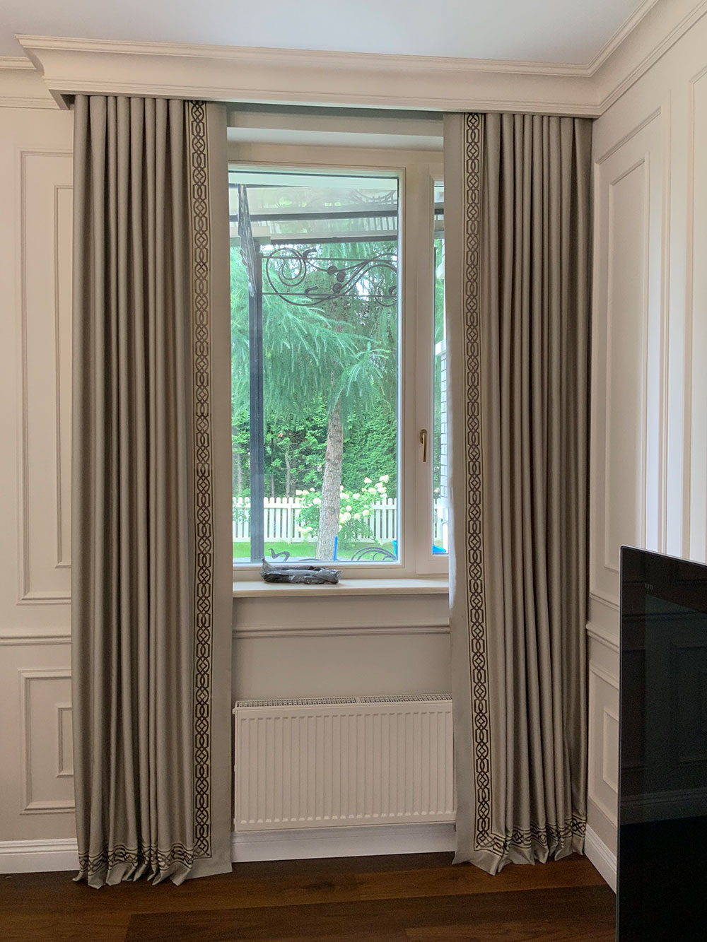 Тесьма из коллекции Largo 22.161/9. Дизайнер - Эдуард Мяснянкин (Les Stores)